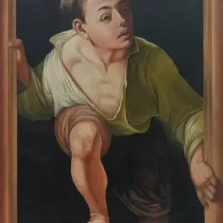 Trompe-l'œil : un garçon effrayé enjambe le cadre de bois du tableau pour en sortir, une main agrippée au bord, sur un fond noir, d'après « Fuyant la critique » de Pere Borrell del Caso.