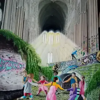 Nef de cathédrale gothique en ruine, envahie de mousse, de lierre et de graffitis, où des enfants habillés de couleurs vives dansent une ronde dans une lumière qui tombe des vitraux.